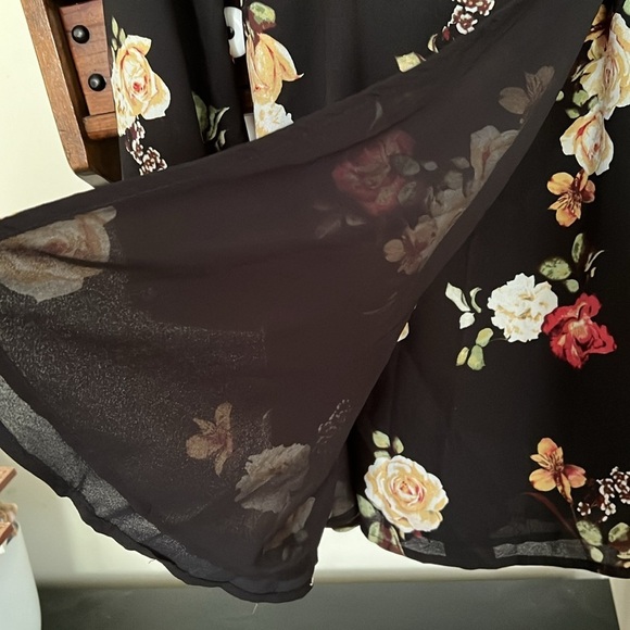 ALTAR’D STATE Black/Red/Gold/Green/Cream Floral Lined Wrap Dress, Small, GUC. - Picture 7 of 8